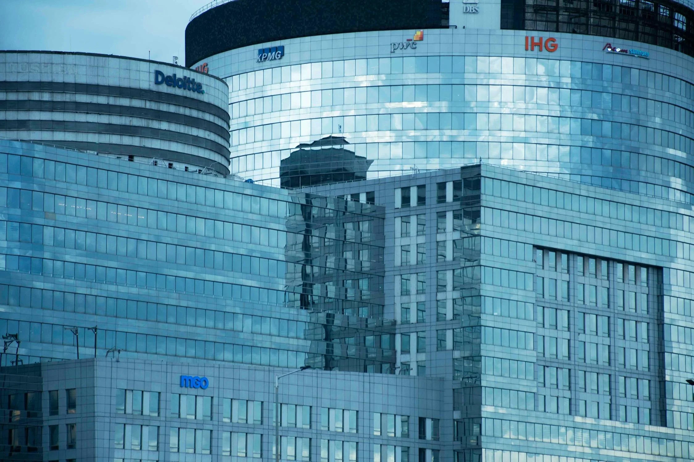 Agentic AI Breakthrough: Deloitte เปิดตัว APAC Excellence Hub