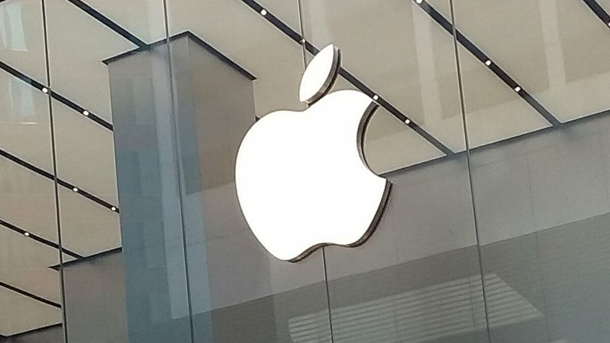 ทรัมป์ประกาศการลงทุน Apple มูลค่า $ 100 พันล้านในการผลิตของสหรัฐอเมริกา